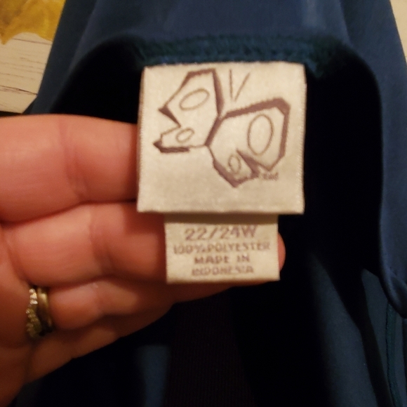 Fashion Bug Dark Romance Navy Blue Paisley Blouse Size 22/24 W/ Blue Tank Top - Picture 5 of 6